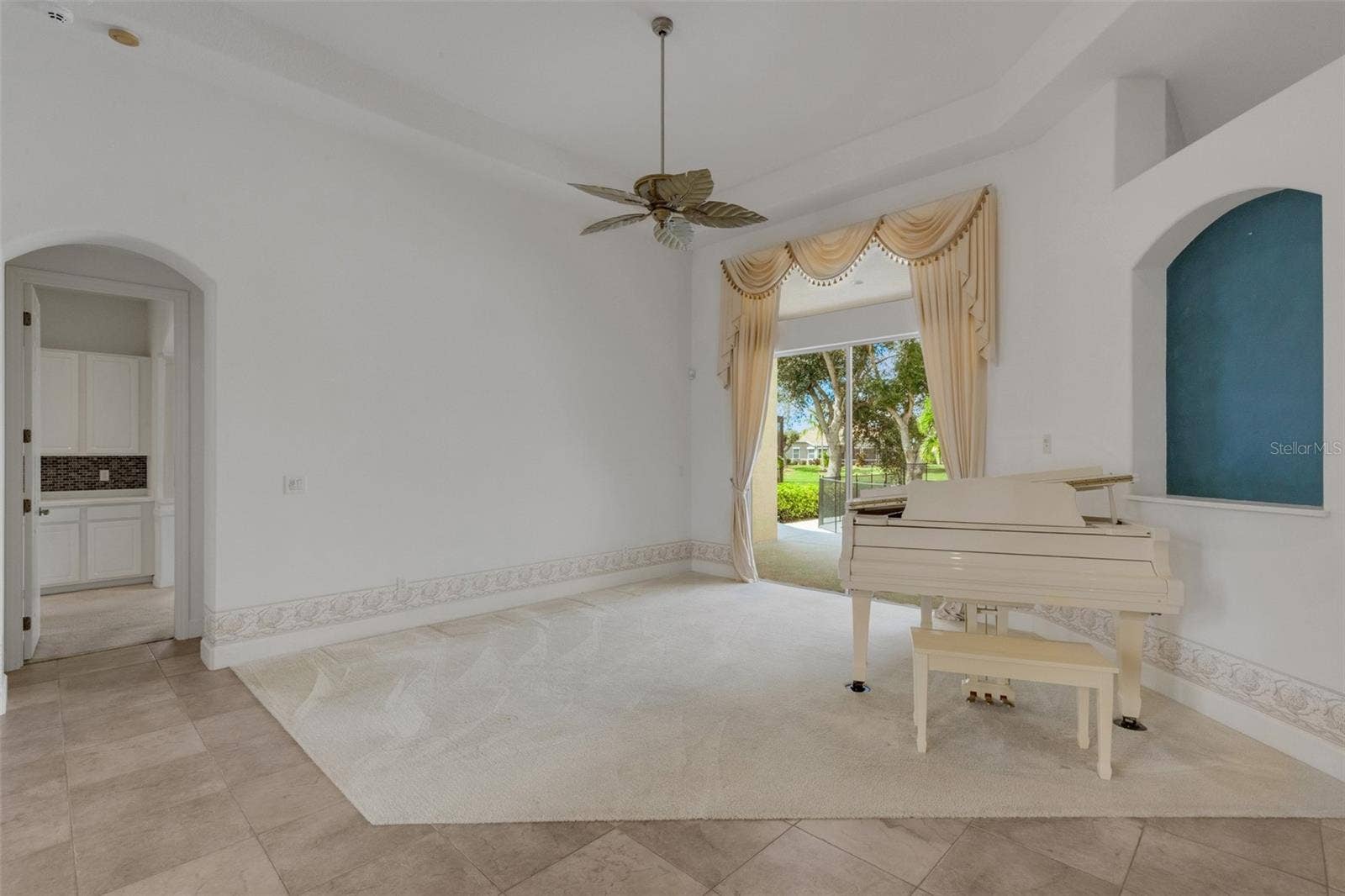 8339 BARTON FARMS BOULEVARD, Sarasota, FL 34240 formal living room