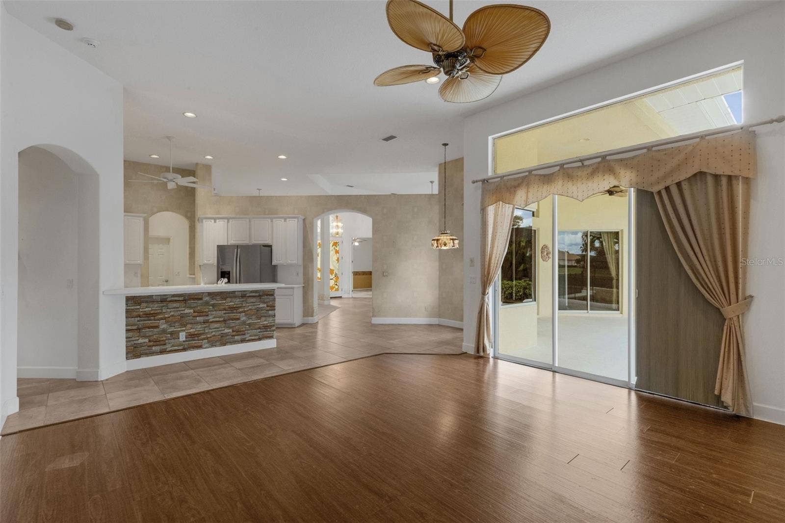 8339 BARTON FARMS BOULEVARD, Sarasota, FL 34240 family room/kitchen