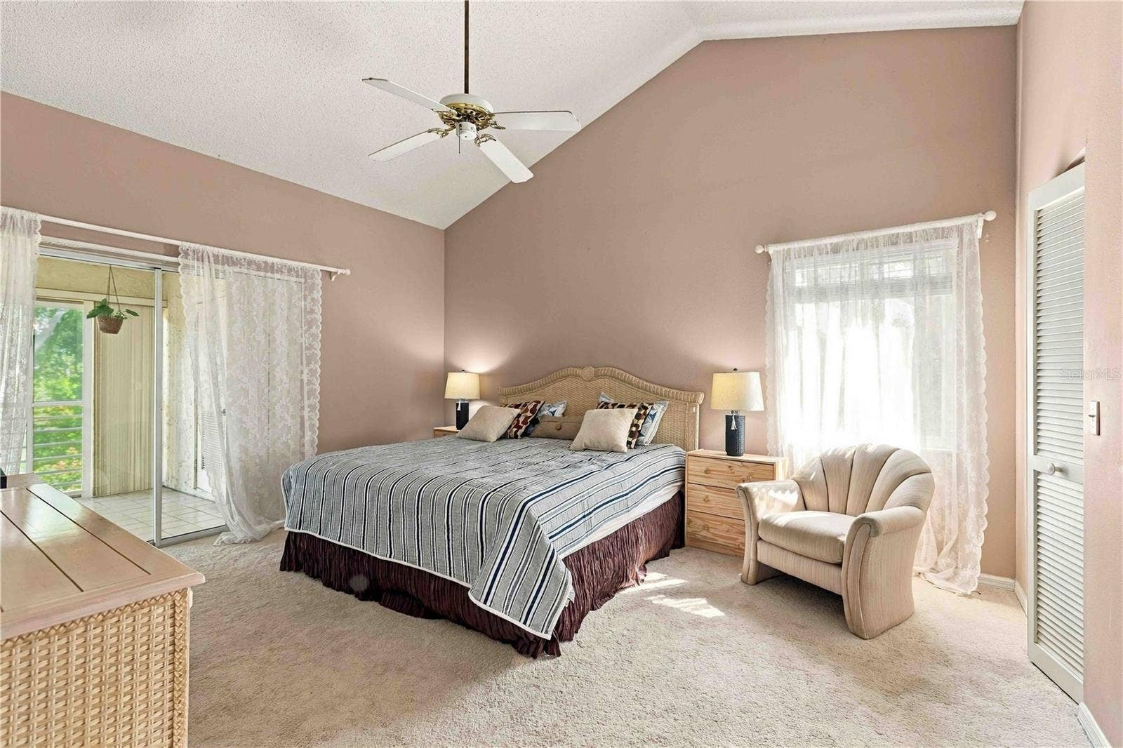 primary bedroom high ceilings