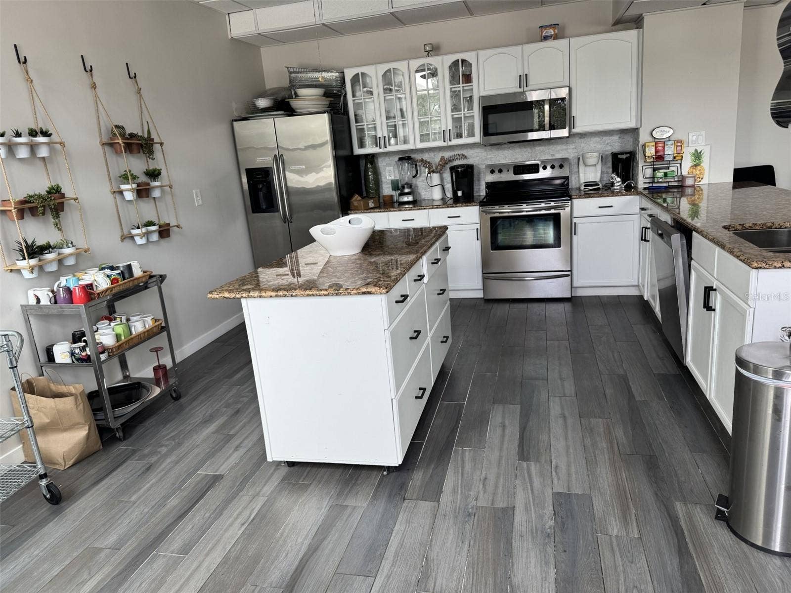 clubhouse kitchen