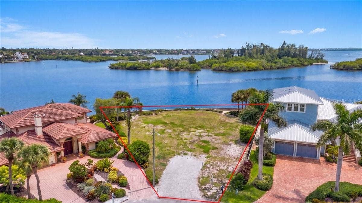 894 FREELING DRIVE, Sarasota, FL 34242 894 FREELING DRIVE, Sarasota, FL 34242