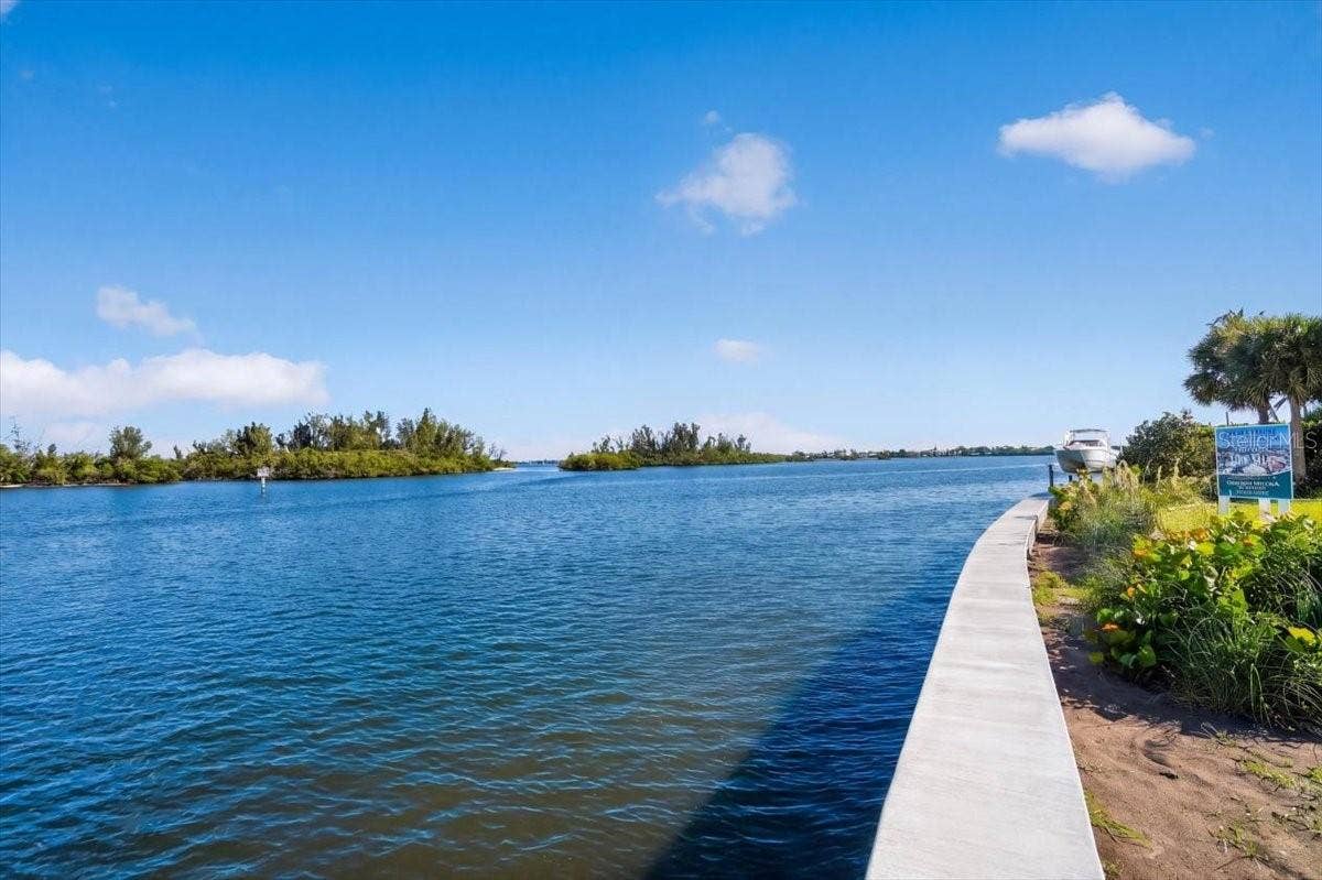 894 FREELING DRIVE, Sarasota, FL 34242 894 FREELING DRIVE, Sarasota, FL 34242