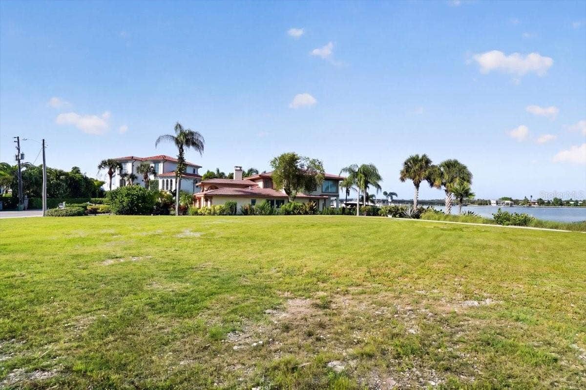 894 FREELING DRIVE, Sarasota, FL 34242 894 FREELING DRIVE, Sarasota, FL 34242