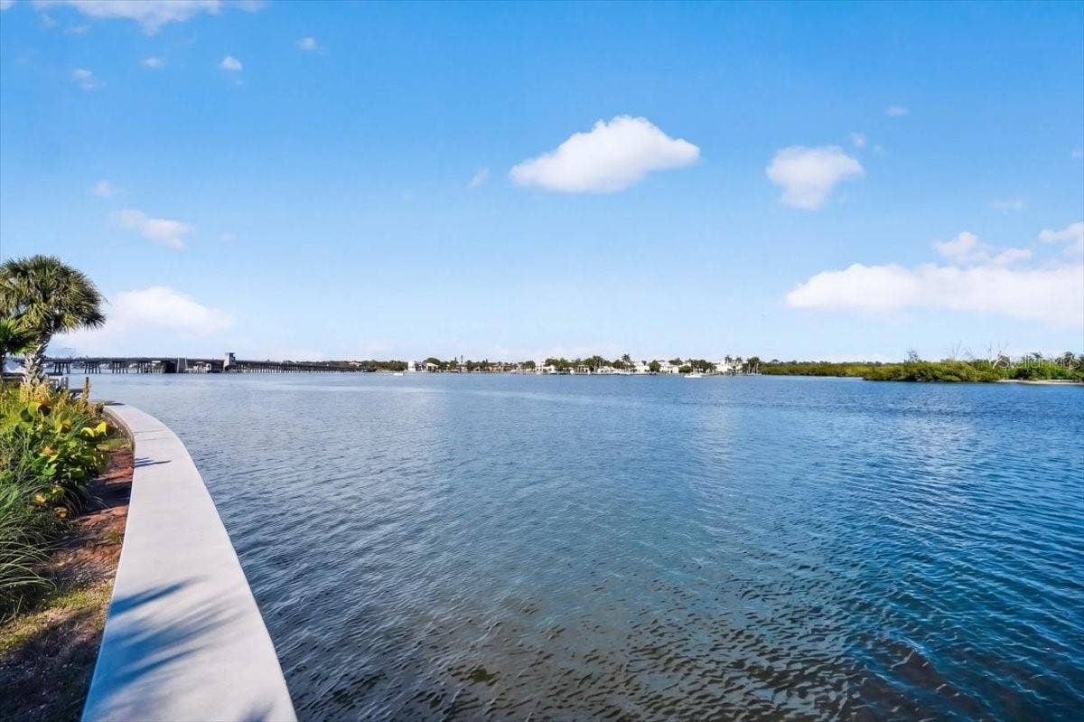 894 FREELING DRIVE, Sarasota, FL 34242 894 FREELING DRIVE, Sarasota, FL 34242