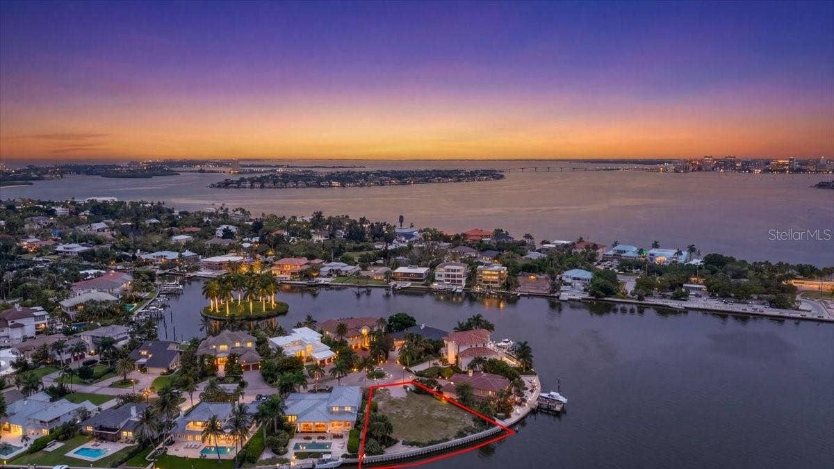 894 FREELING DRIVE, Sarasota, FL 34242 894 FREELING DRIVE, Sarasota, FL 34242