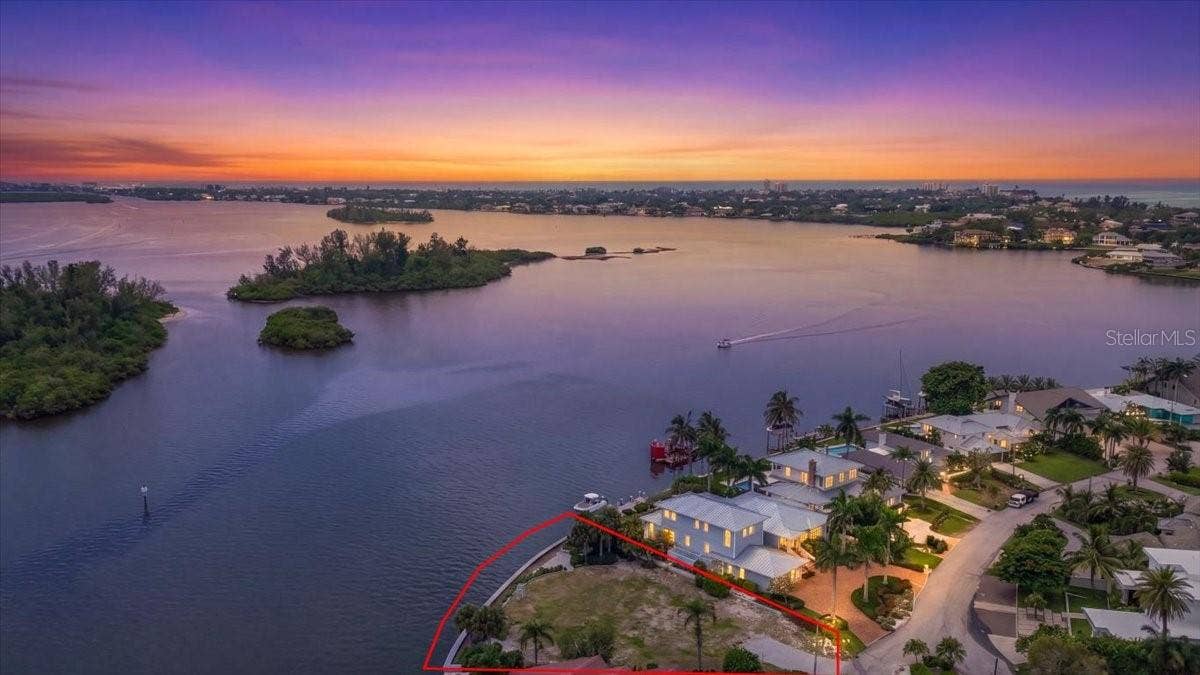 894 FREELING DRIVE, Sarasota, FL 34242 894 FREELING DRIVE, Sarasota, FL 34242