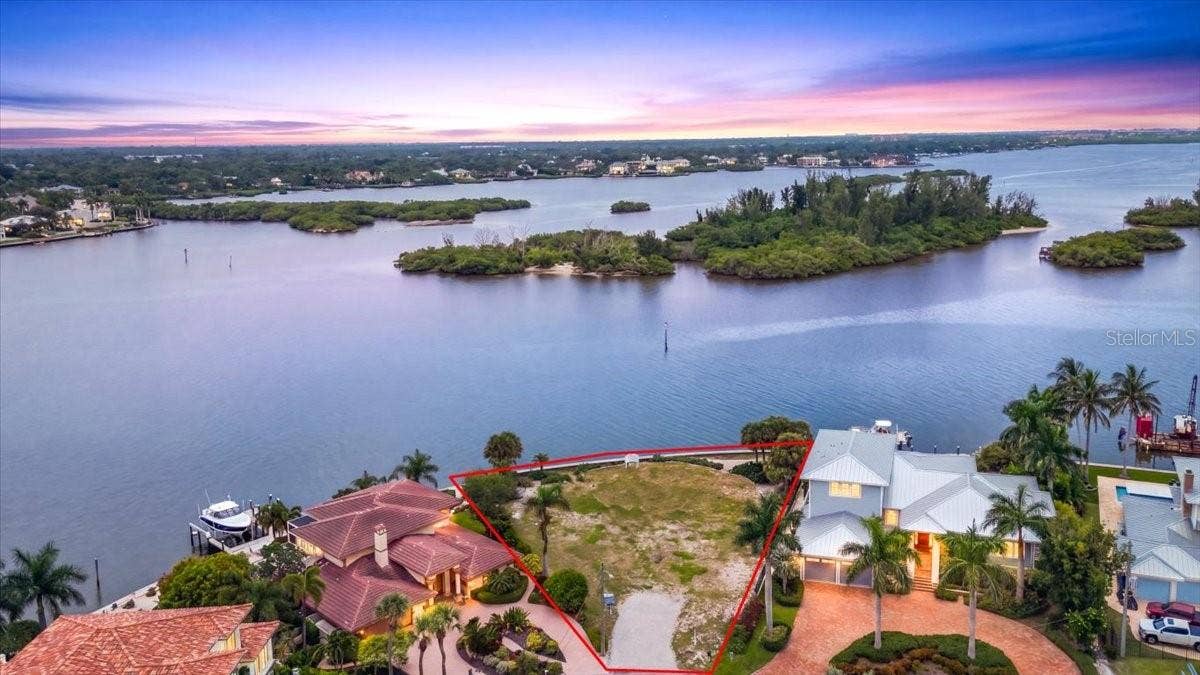 894 FREELING DRIVE, Sarasota, FL 34242 894 FREELING DRIVE, Sarasota, FL 34242