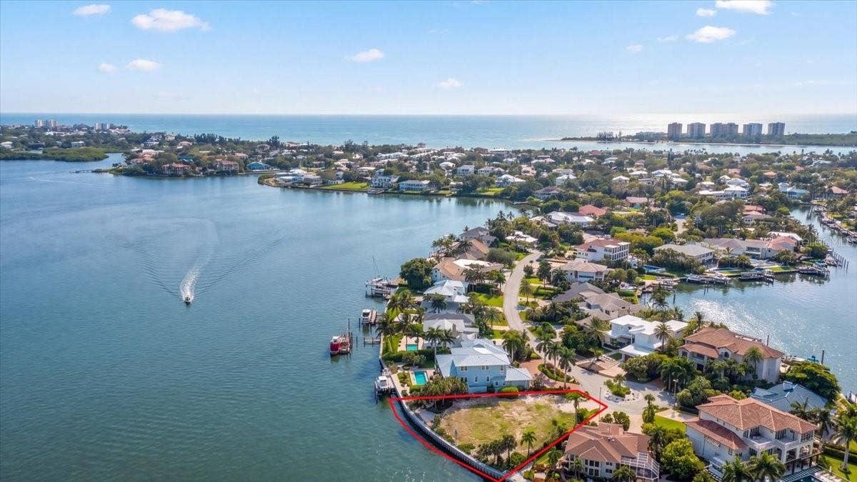 894 FREELING DRIVE, Sarasota, FL 34242 894 FREELING DRIVE, Sarasota, FL 34242