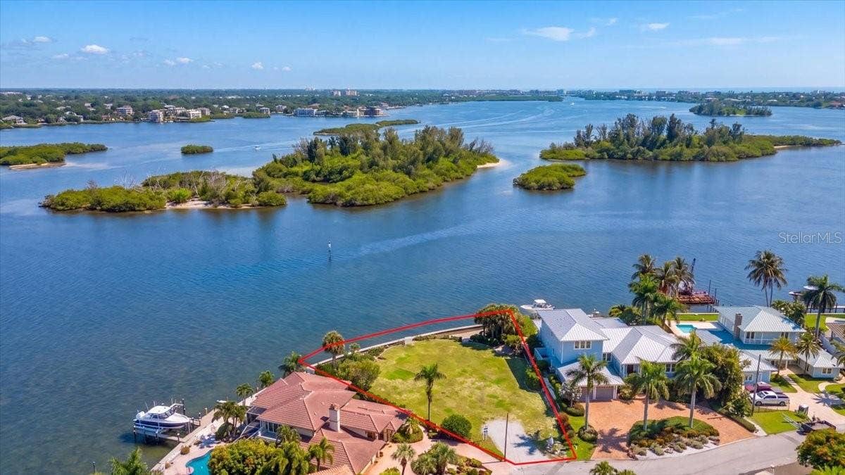 894 FREELING DRIVE, Sarasota, FL 34242 894 FREELING DRIVE, Sarasota, FL 34242