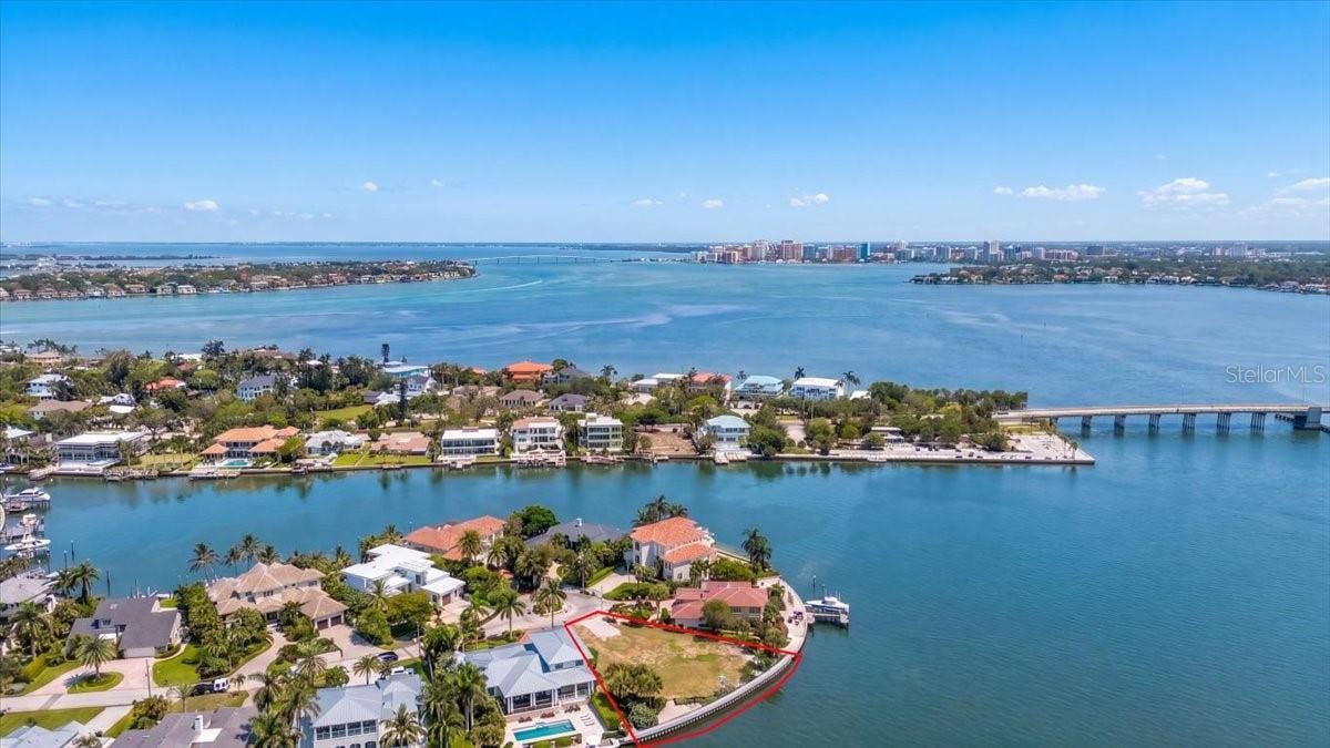894 FREELING DRIVE, Sarasota, FL 34242 894 FREELING DRIVE, Sarasota, FL 34242