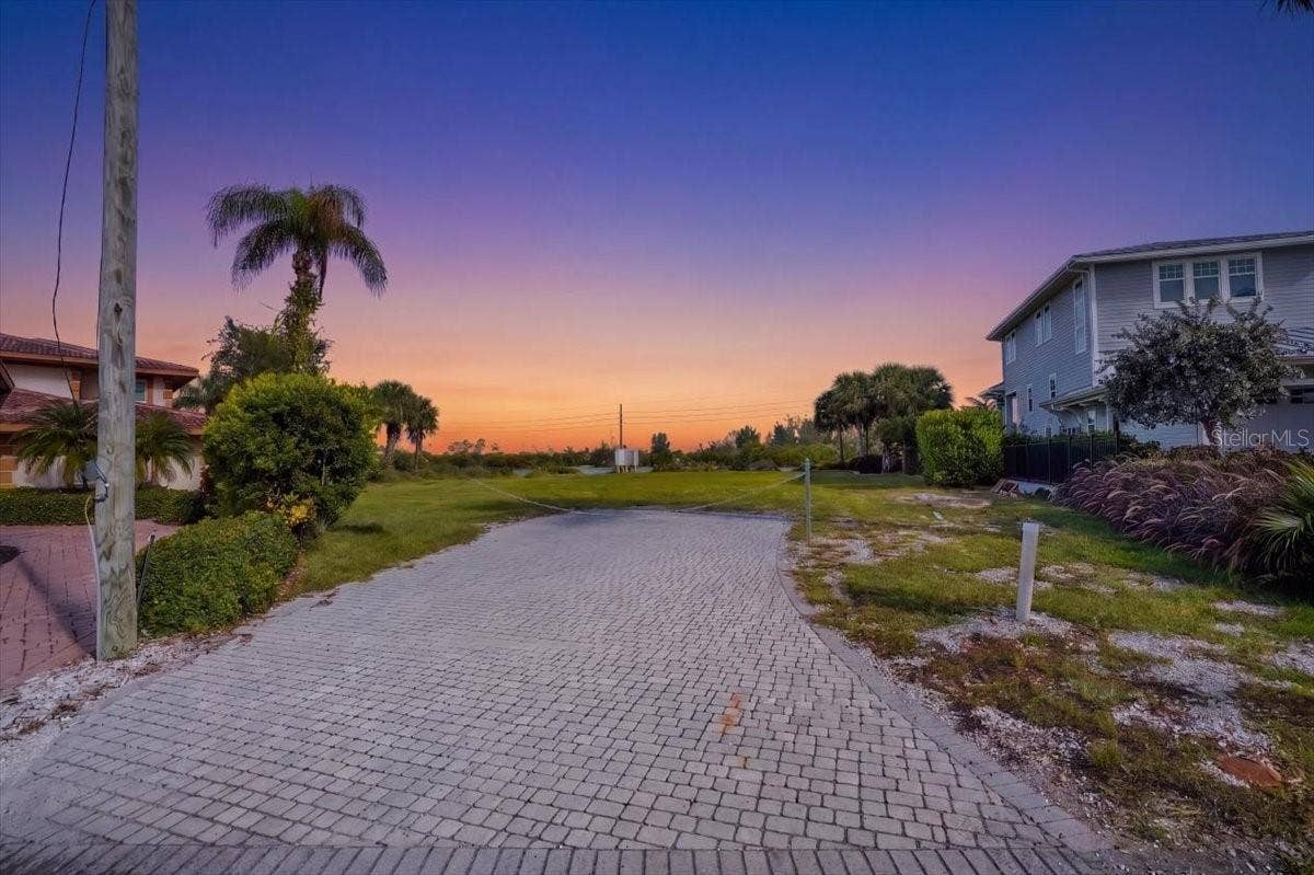 894 FREELING DRIVE, Sarasota, FL 34242 894 FREELING DRIVE, Sarasota, FL 34242