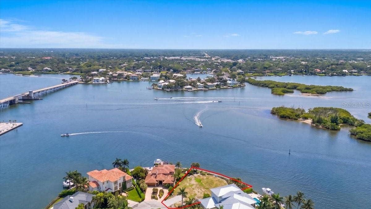 894 FREELING DRIVE, Sarasota, FL 34242 894 FREELING DRIVE, Sarasota, FL 34242