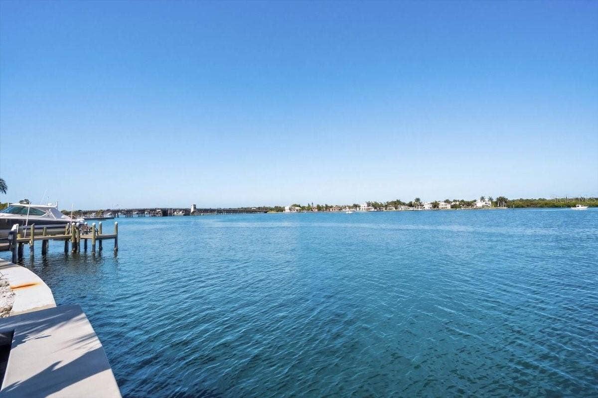 894 FREELING DRIVE, Sarasota, FL 34242 894 FREELING DRIVE, Sarasota, FL 34242