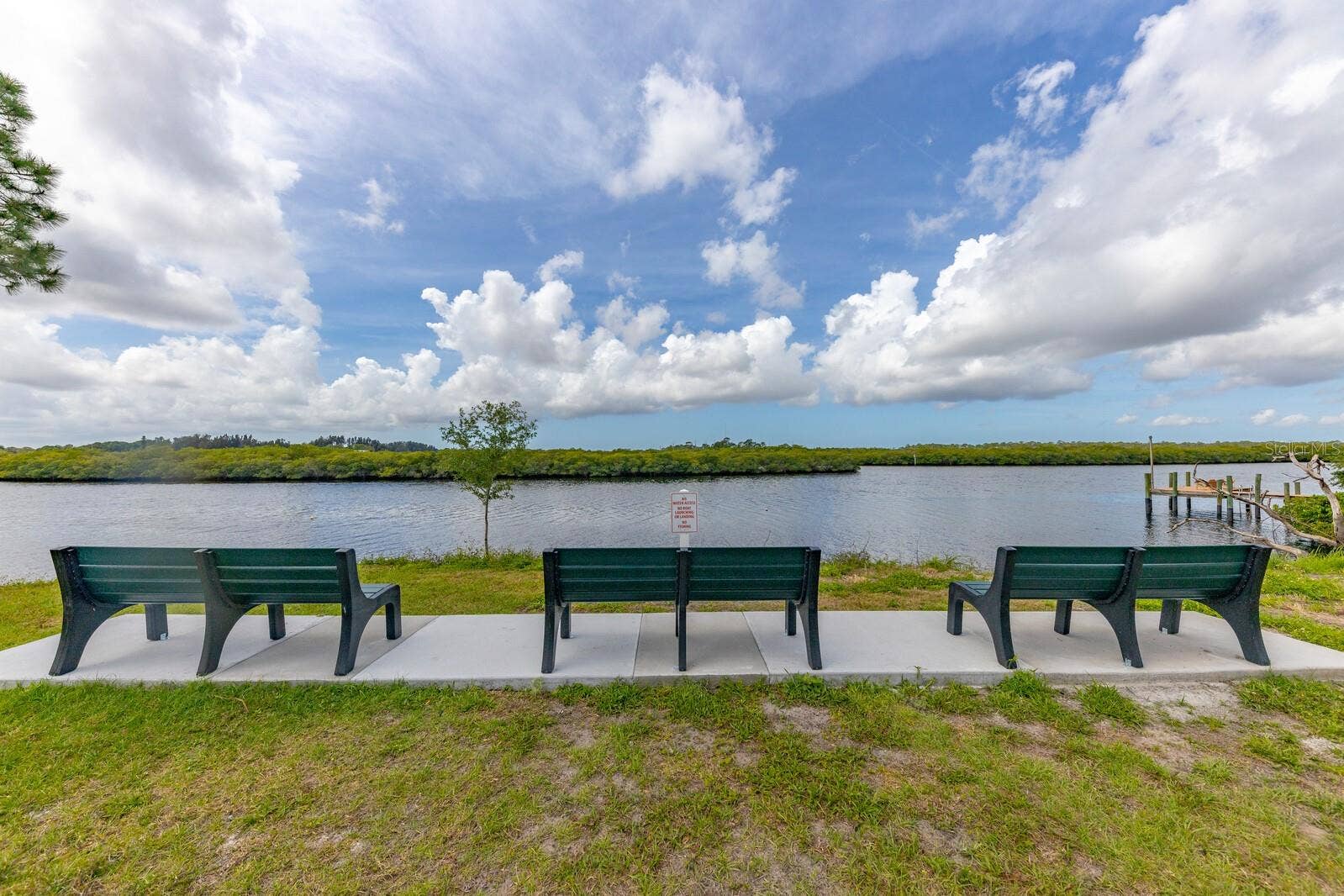 1009 45TH STREET E, Bradenton, FL 34208 1009 45TH STREET E, Bradenton, FL 34208