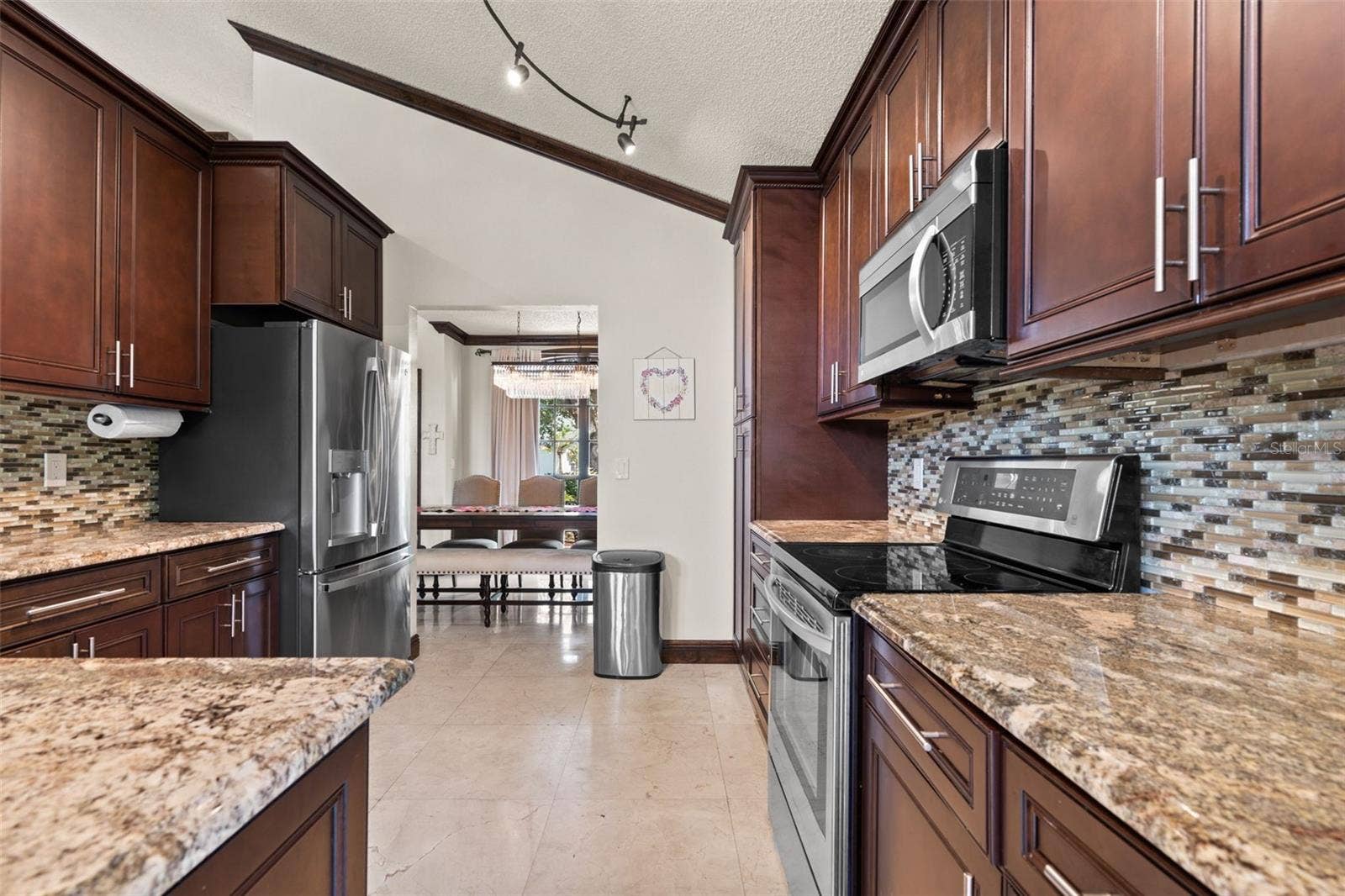 1009 45TH STREET E, Bradenton, FL 34208 1009 45TH STREET E, Bradenton, FL 34208