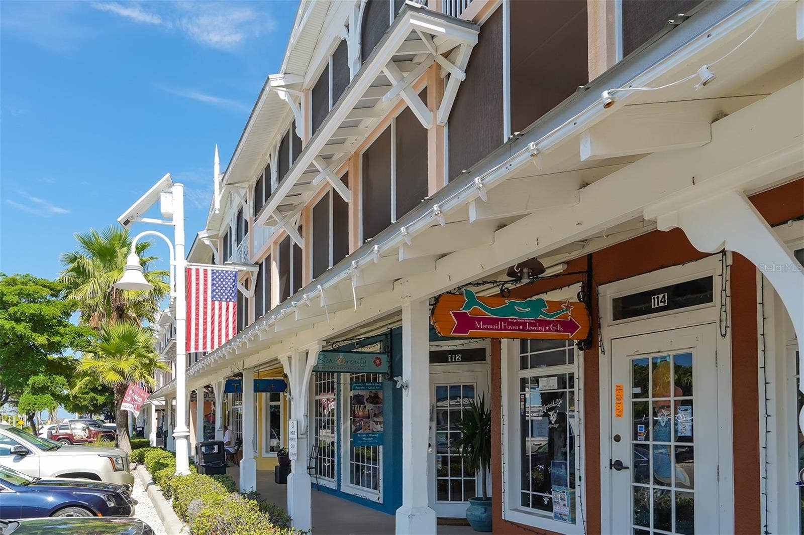 2514 AVENUE B, Bradenton Beach, FL 34217 Shopping close by Bridge Street.