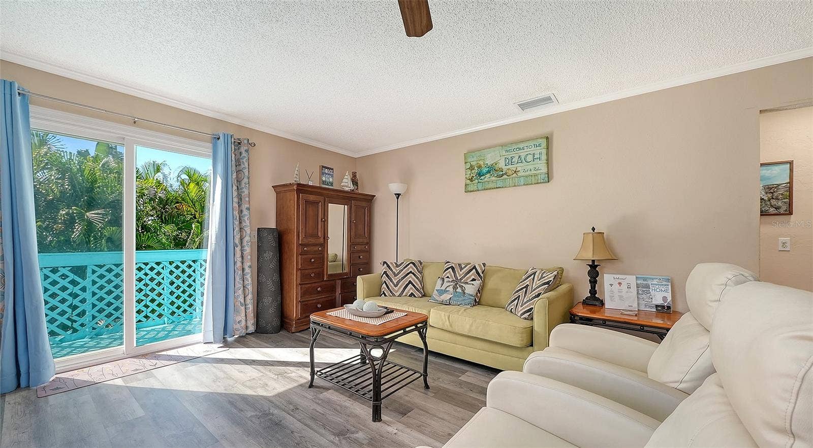 2514 AVENUE B, Bradenton Beach, FL 34217 Unit B, Living Room.