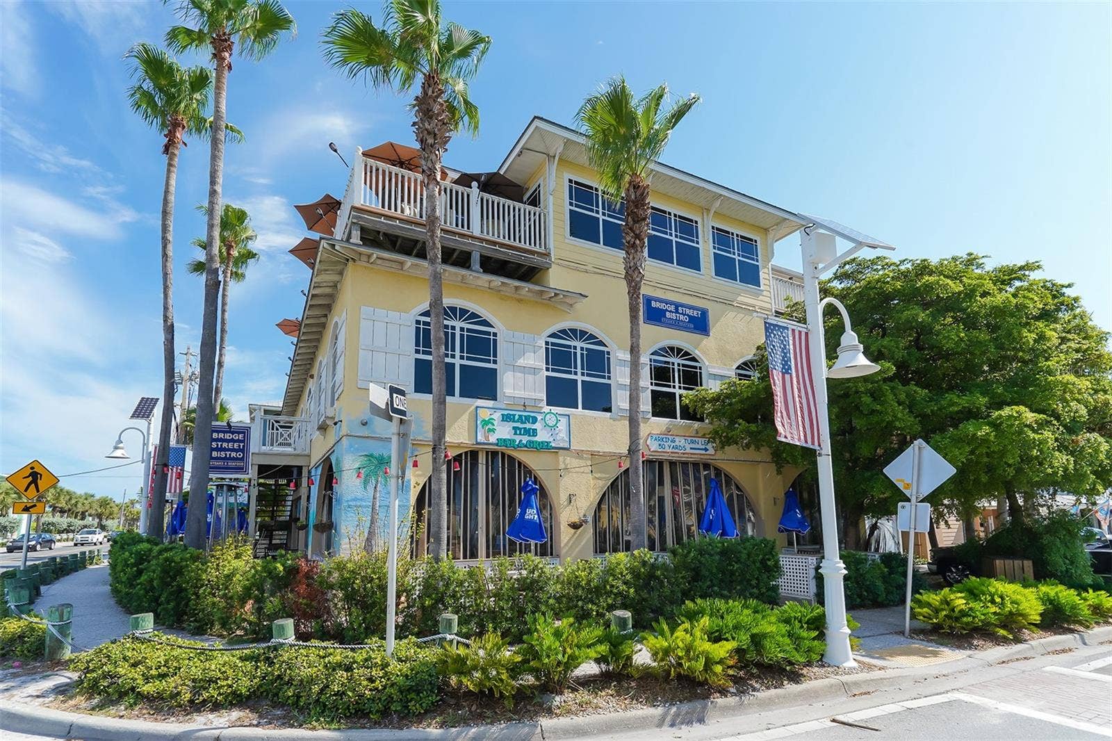 2514 AVENUE B, Bradenton Beach, FL 34217 Shopping close by Bridge Street.