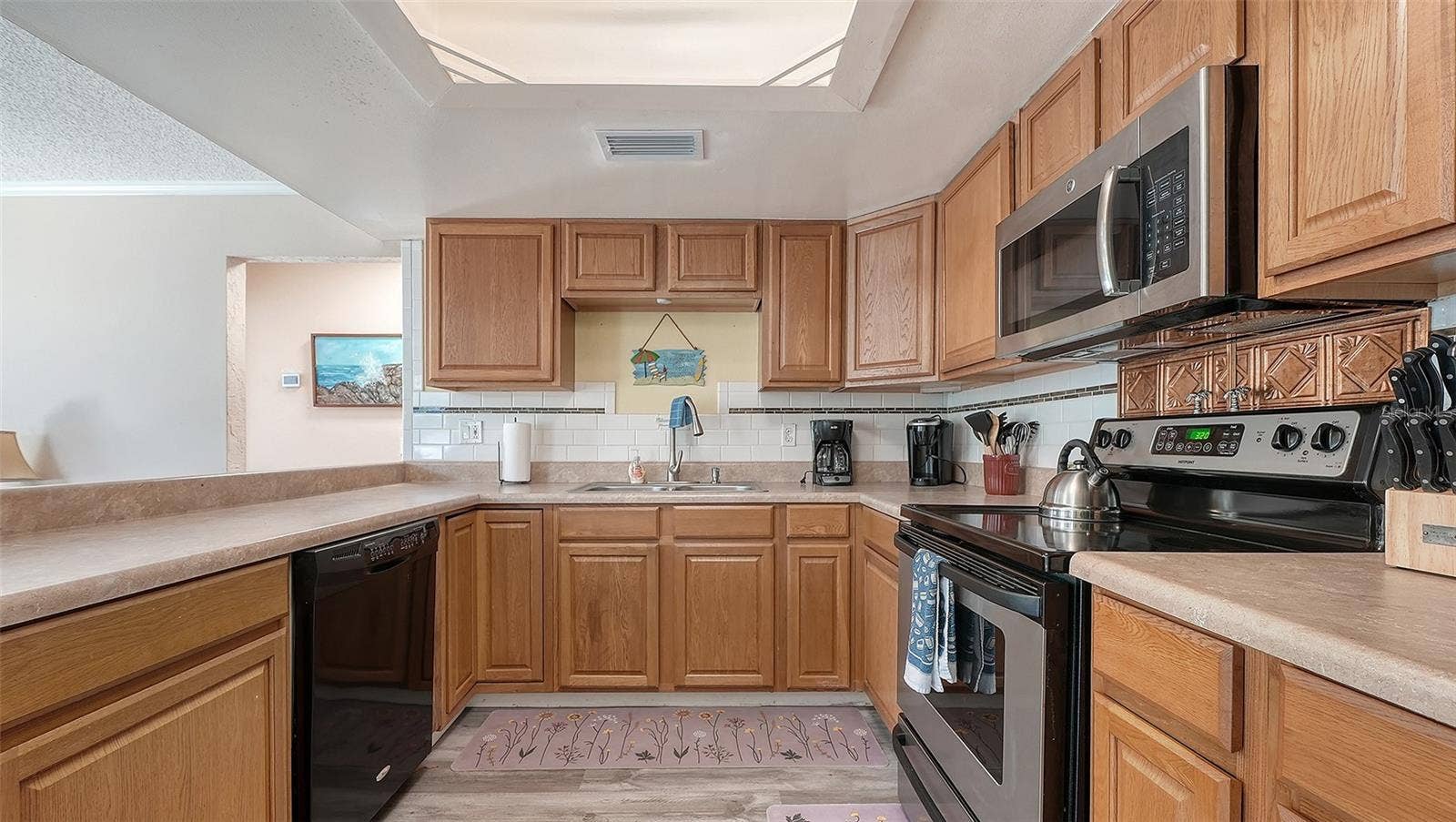2514 AVENUE B, Bradenton Beach, FL 34217 Unit B, Kitchen.