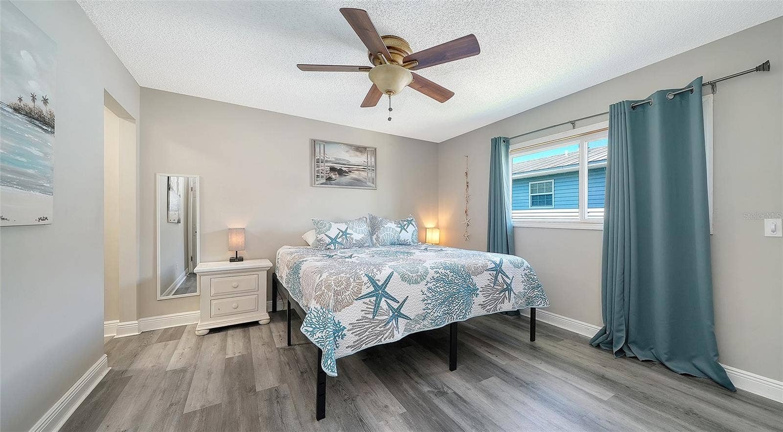 2514 AVENUE B, Bradenton Beach, FL 34217 Unit A, Primary Suite.