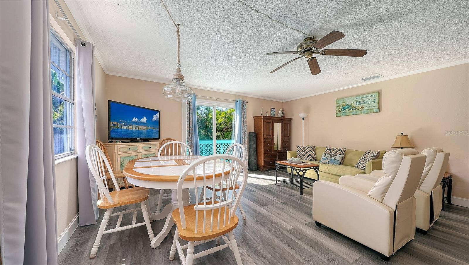 2514 AVENUE B, Bradenton Beach, FL 34217 Unit B, Living/Dining Room combination.