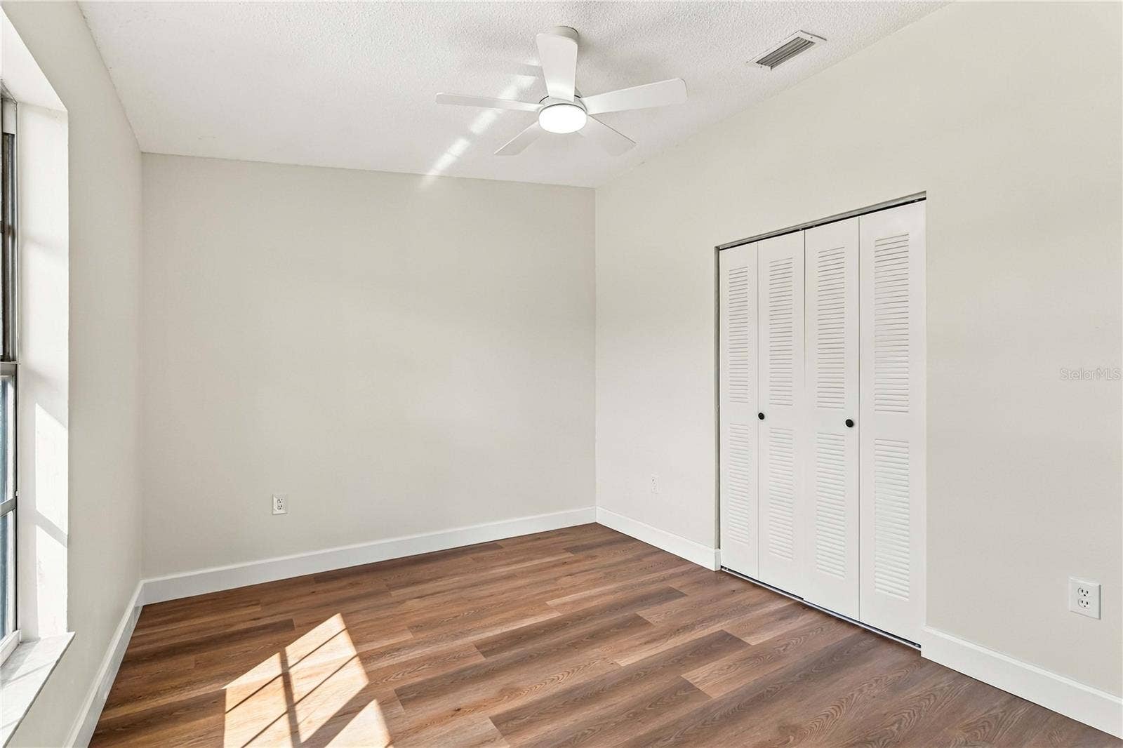 4006 41ST STREET W, Bradenton, FL 34205 4006 41ST STREET W, Bradenton, FL 34205