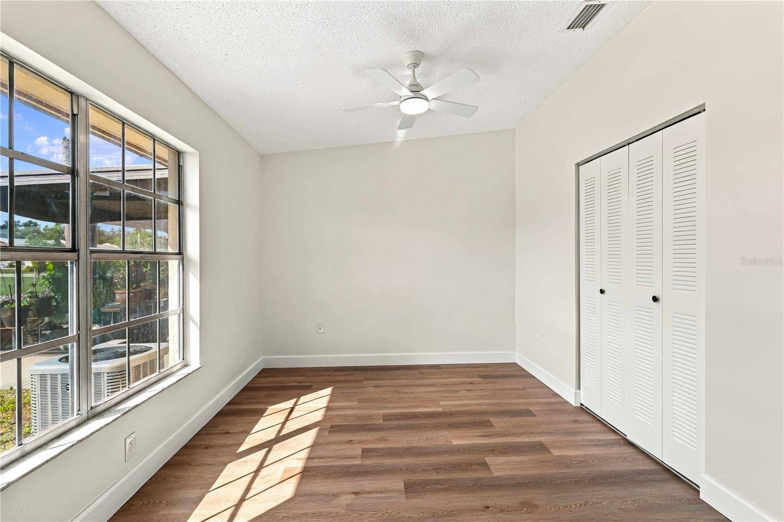 4006 41ST STREET W, Bradenton, FL 34205 4006 41ST STREET W, Bradenton, FL 34205