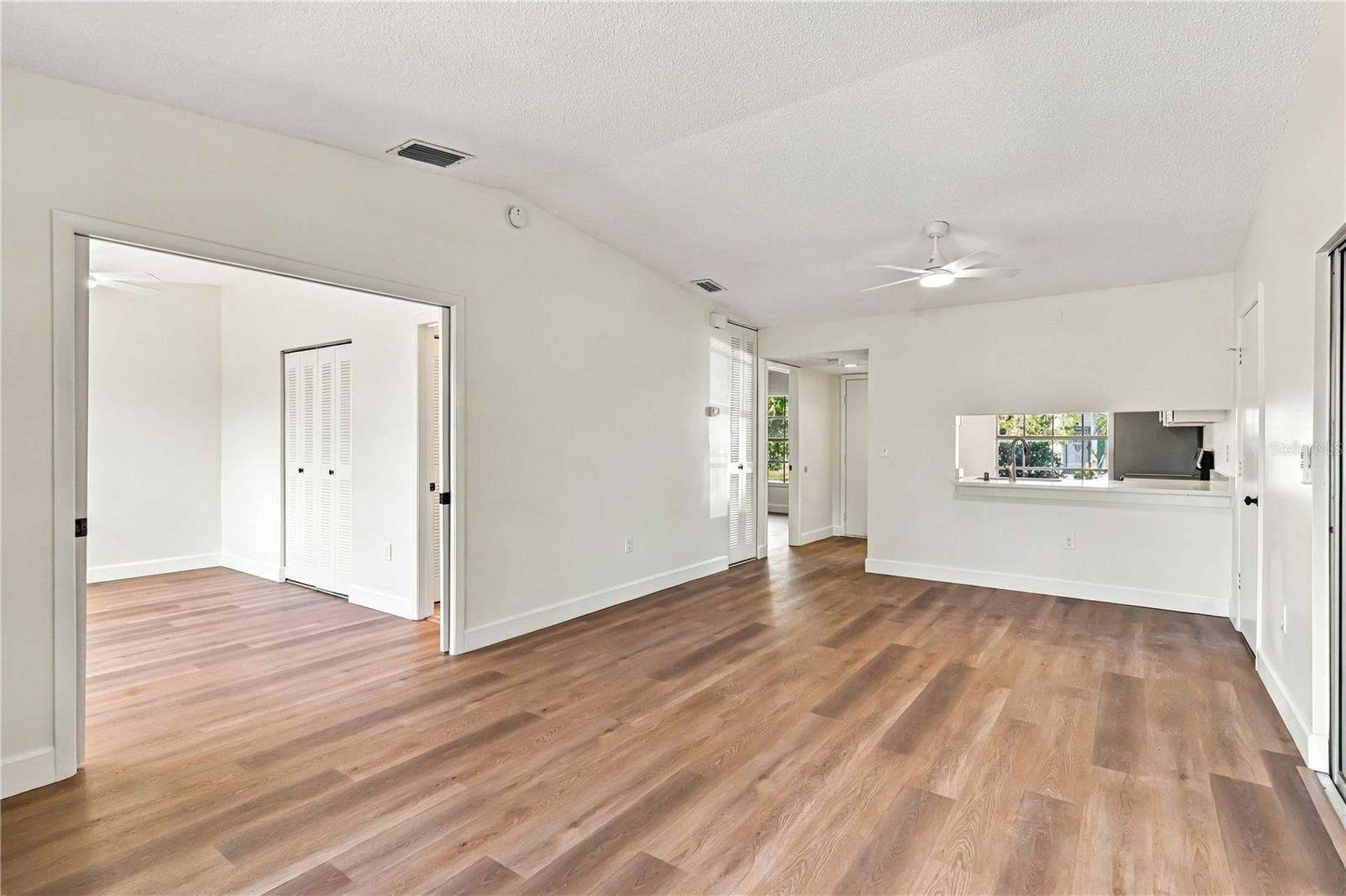 4006 41ST STREET W, Bradenton, FL 34205 4006 41ST STREET W, Bradenton, FL 34205