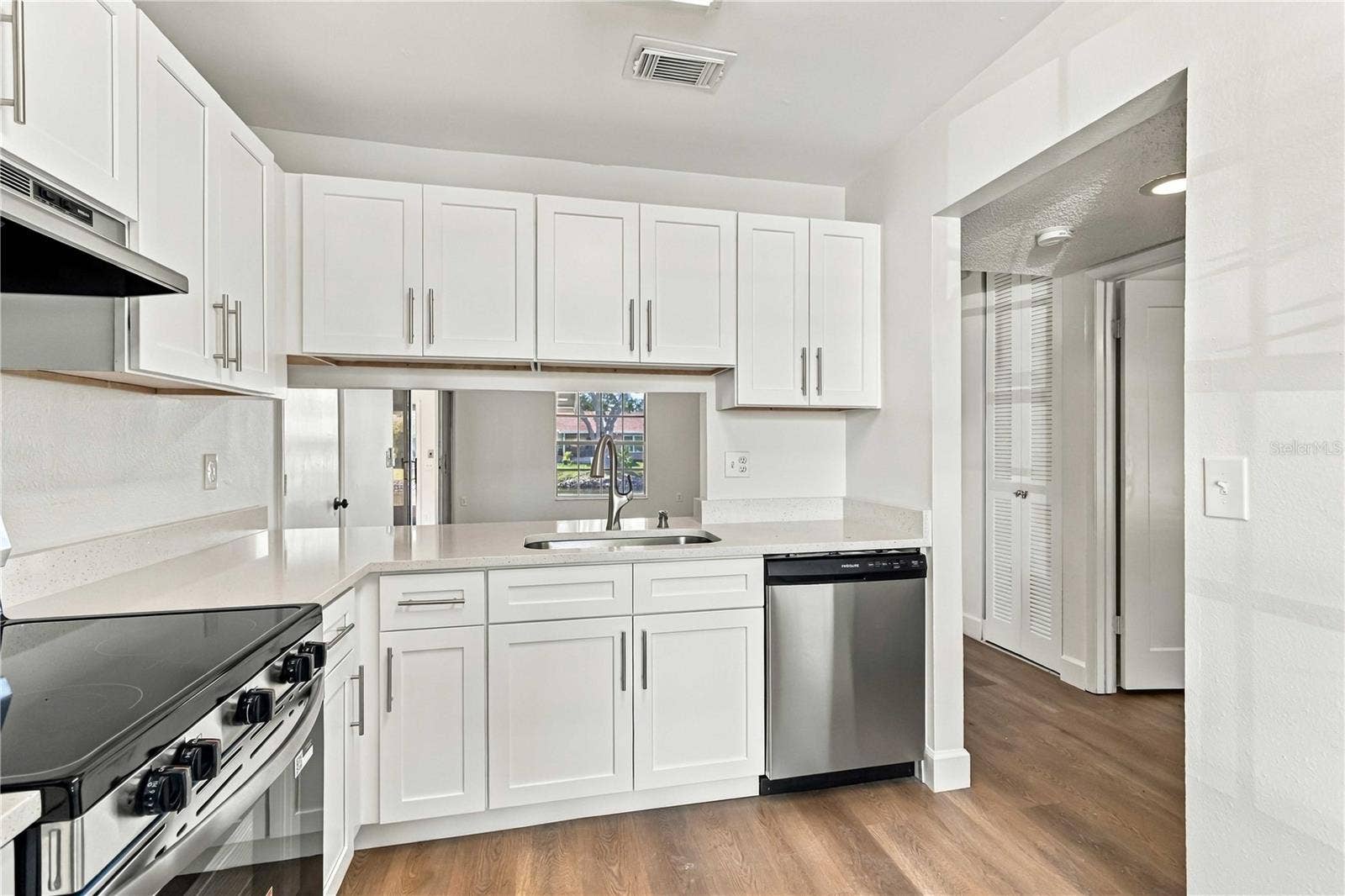 4006 41ST STREET W, Bradenton, FL 34205 4006 41ST STREET W, Bradenton, FL 34205
