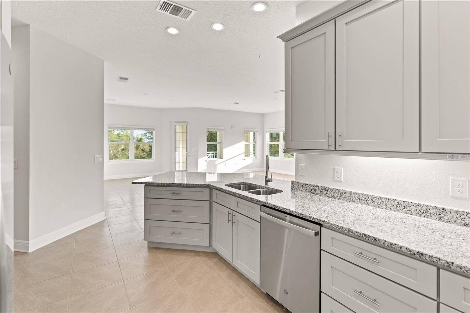 7611 34TH AVENUE W, #301, Bradenton, FL 34209