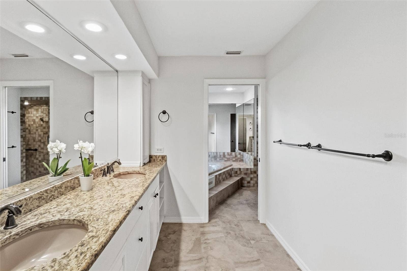5122 KESTRAL PARK S, Sarasota, FL 34231 5122 KESTRAL PARK S, Sarasota, FL 34231