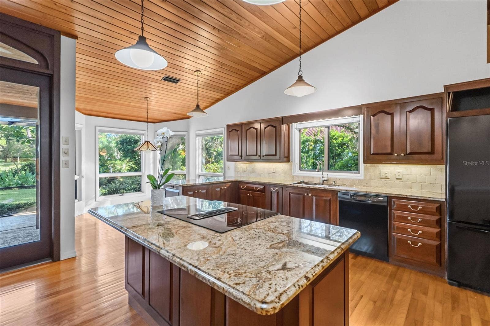 5122 KESTRAL PARK S, Sarasota, FL 34231 5122 KESTRAL PARK S, Sarasota, FL 34231