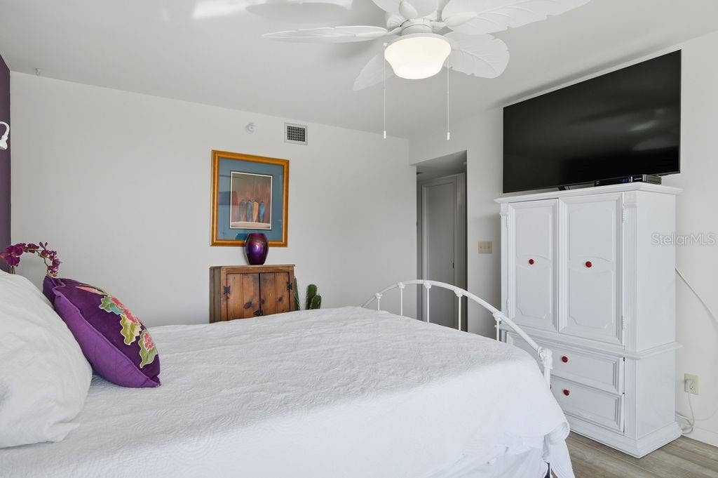 5940 PELICAN BAY PLAZA S, #203, Gulfport, FL 33707 5940 PELICAN BAY PLAZA S, #203, Gulfport, FL 33707