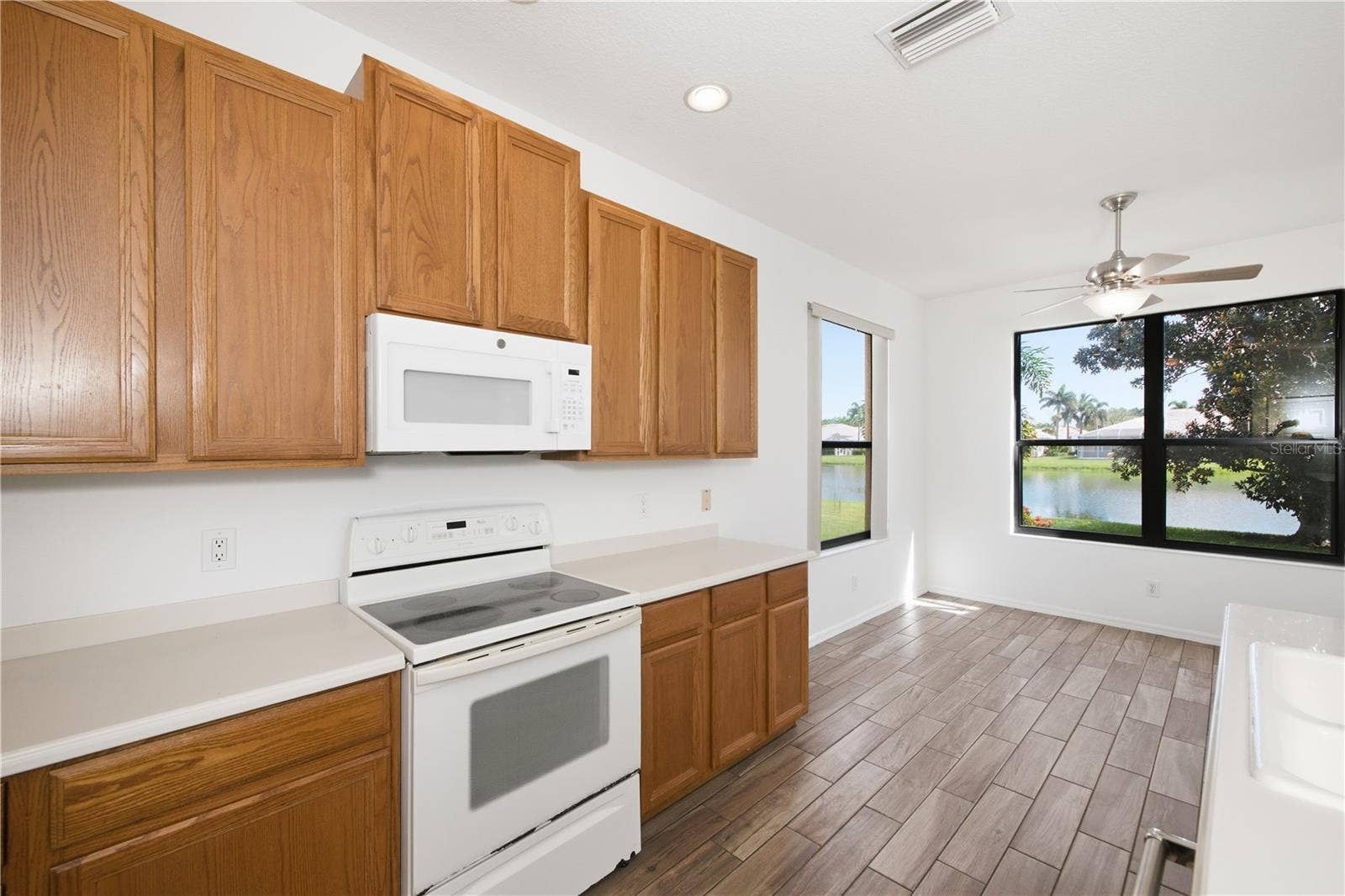 8013 STIRLING FALLS CIRCLE, Sarasota, FL 34243 8013 STIRLING FALLS CIRCLE, Sarasota, FL 34243