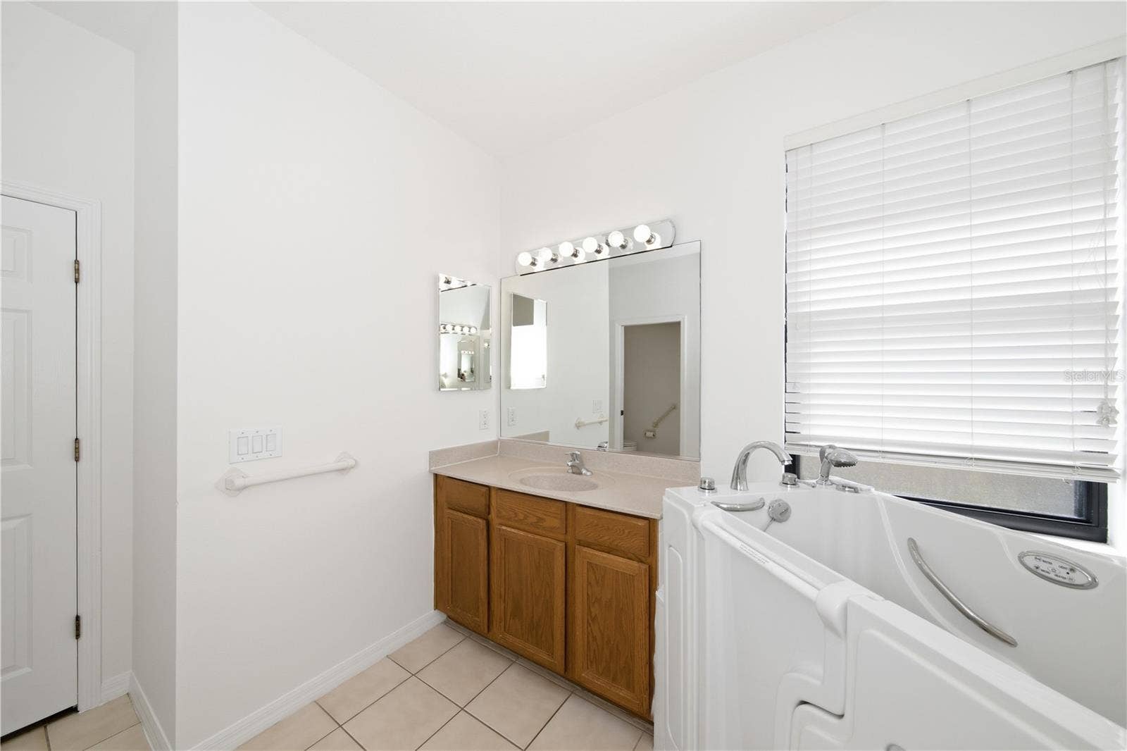 8013 STIRLING FALLS CIRCLE, Sarasota, FL 34243 8013 STIRLING FALLS CIRCLE, Sarasota, FL 34243