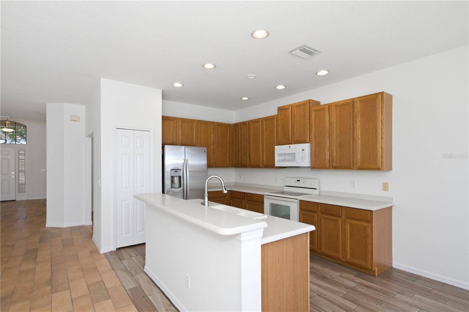 8013 STIRLING FALLS CIRCLE, Sarasota, FL 34243 8013 STIRLING FALLS CIRCLE, Sarasota, FL 34243