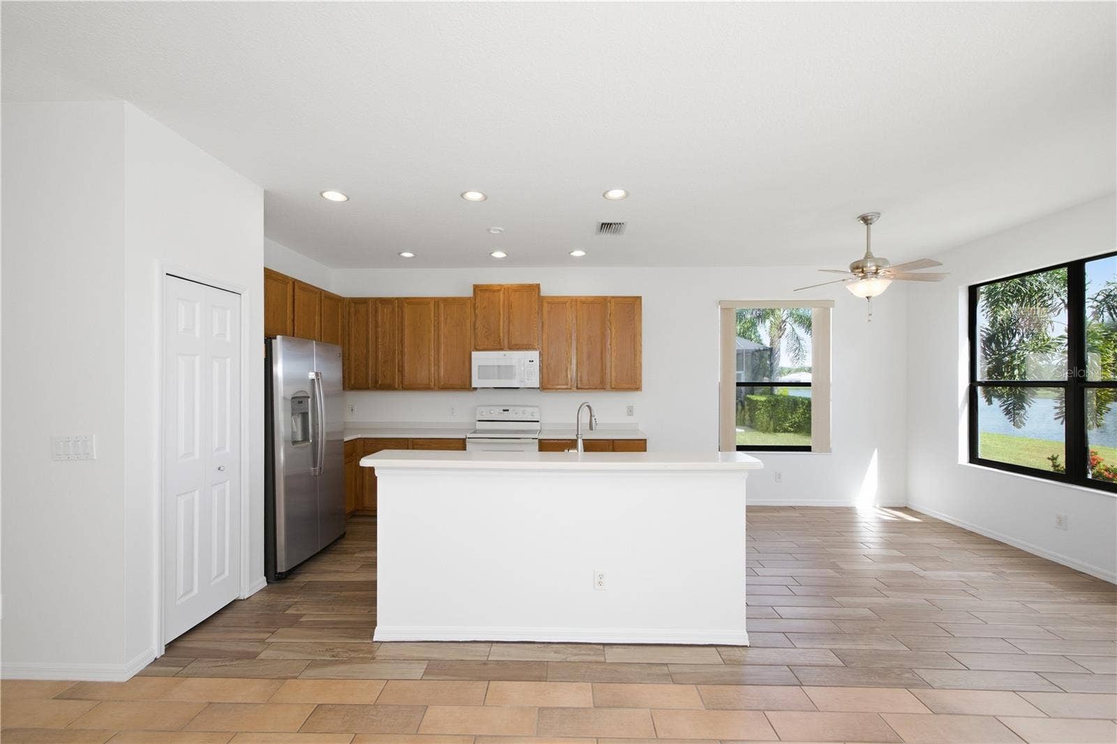 8013 STIRLING FALLS CIRCLE, Sarasota, FL 34243 8013 STIRLING FALLS CIRCLE, Sarasota, FL 34243