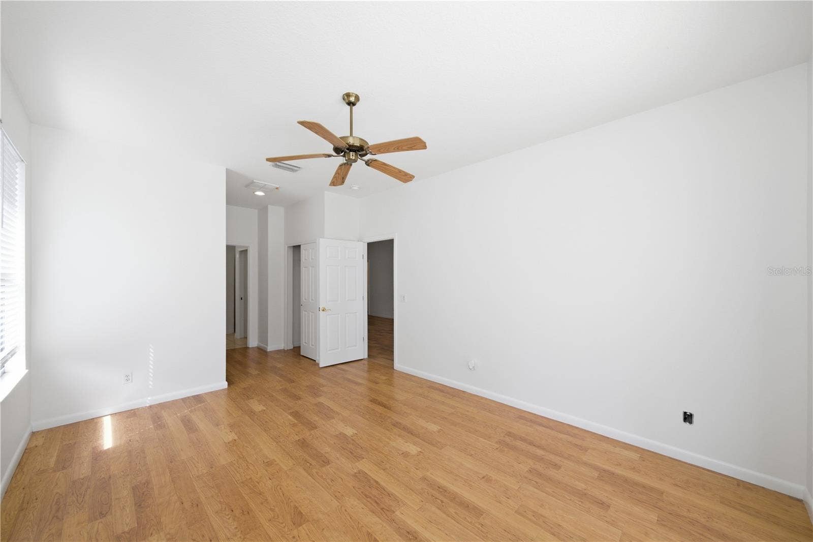 8013 STIRLING FALLS CIRCLE, Sarasota, FL 34243 8013 STIRLING FALLS CIRCLE, Sarasota, FL 34243