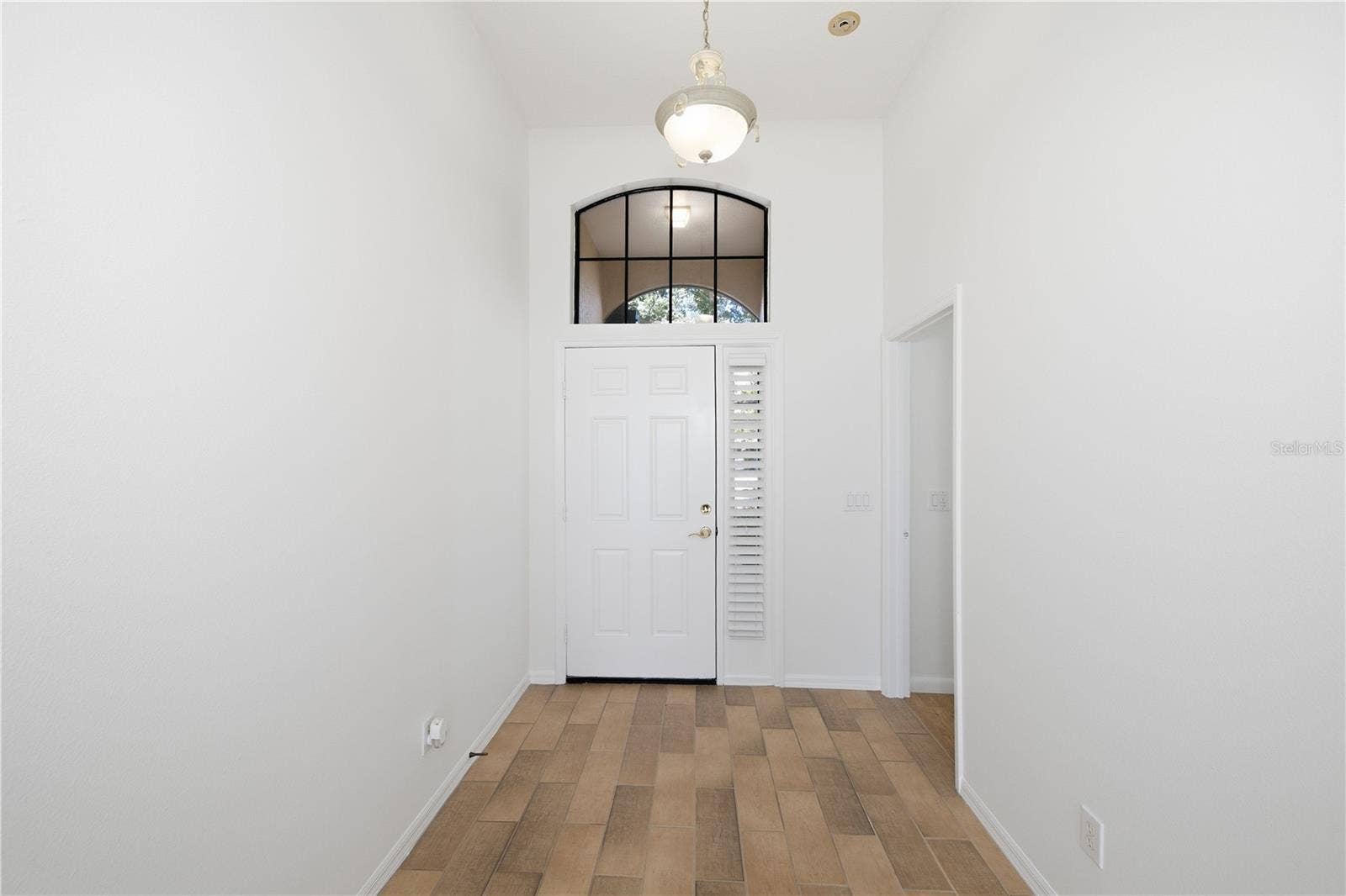 8013 STIRLING FALLS CIRCLE, Sarasota, FL 34243 8013 STIRLING FALLS CIRCLE, Sarasota, FL 34243