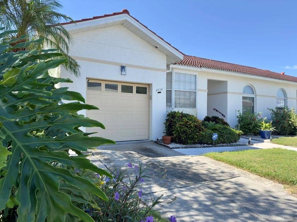 4714 61ST AVENUE TERRACE W, Bradenton, FL 34210 4714 61ST AVENUE TERRACE W, Bradenton, FL 34210