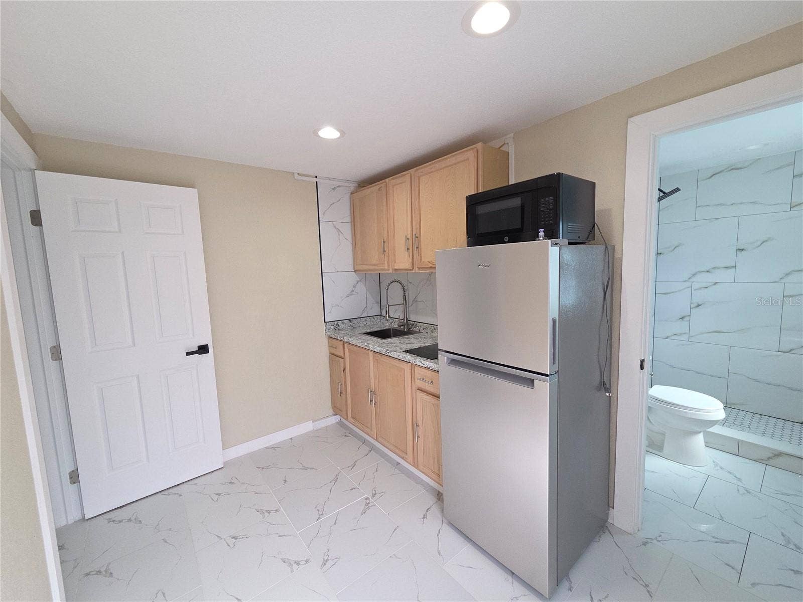 3129 BALDWIN AVENUE, Sarasota, FL 34232 3129 BALDWIN AVENUE, Sarasota, FL 34232