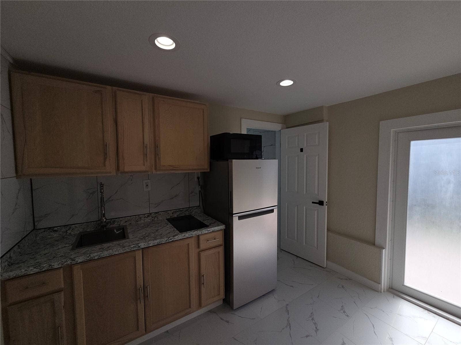 3129 BALDWIN AVENUE, Sarasota, FL 34232 3129 BALDWIN AVENUE, Sarasota, FL 34232