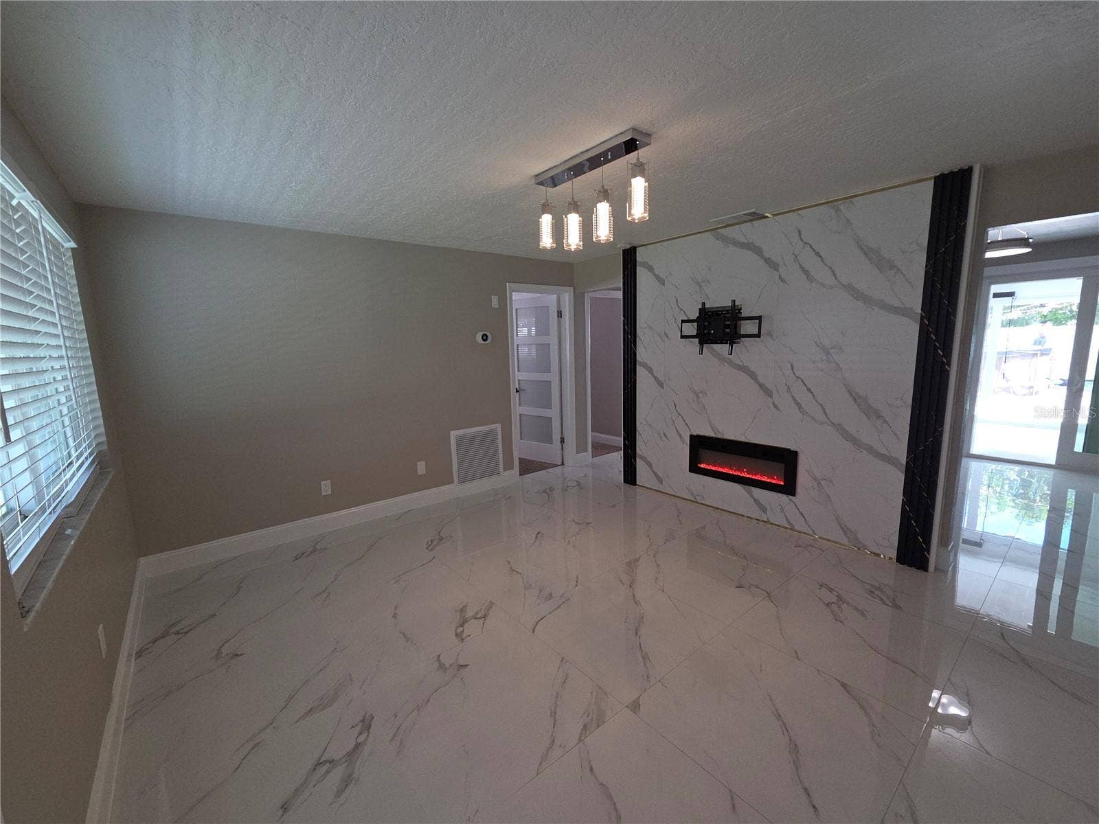 3129 BALDWIN AVENUE, Sarasota, FL 34232 3129 BALDWIN AVENUE, Sarasota, FL 34232