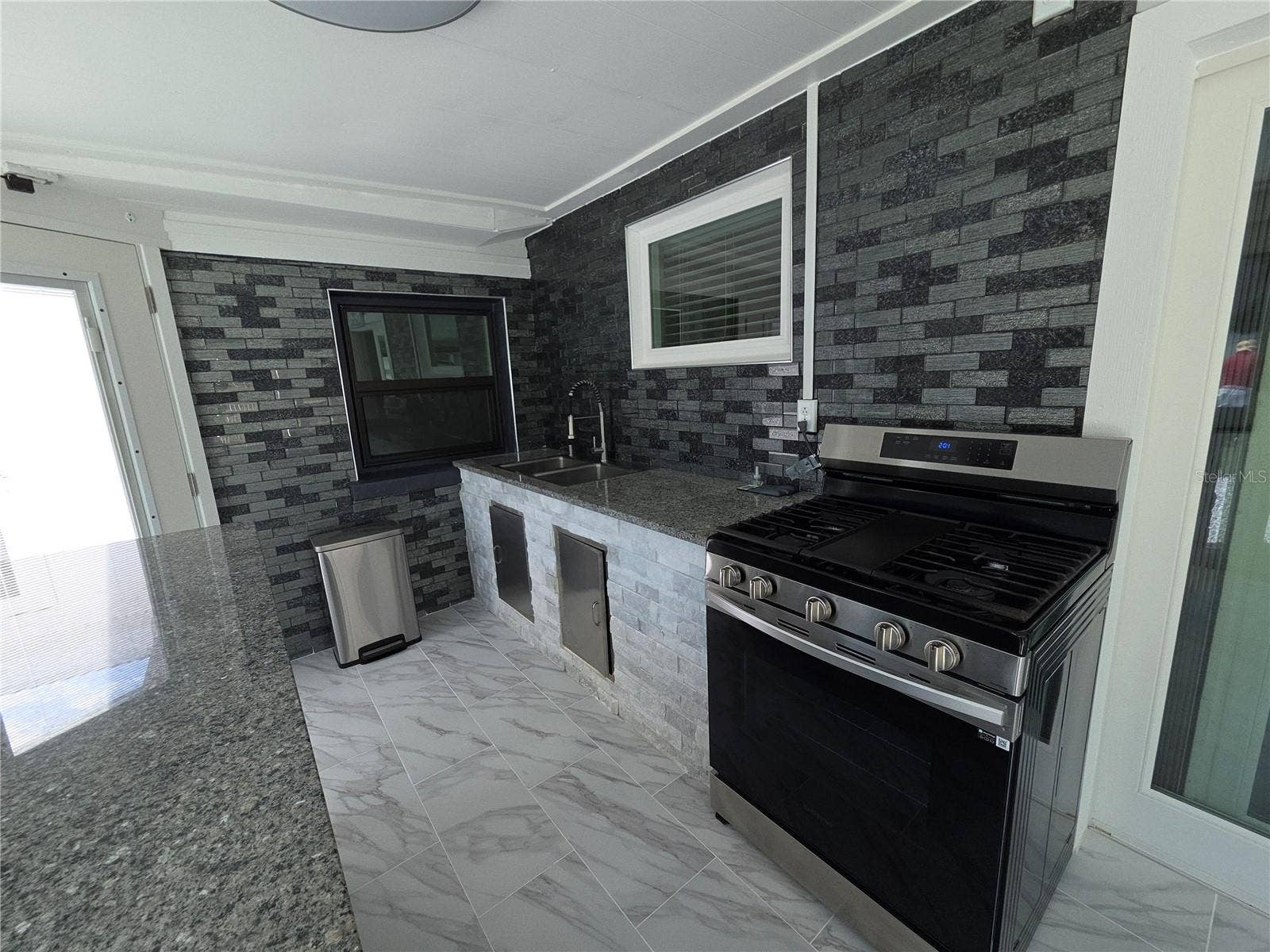 3129 BALDWIN AVENUE, Sarasota, FL 34232 3129 BALDWIN AVENUE, Sarasota, FL 34232