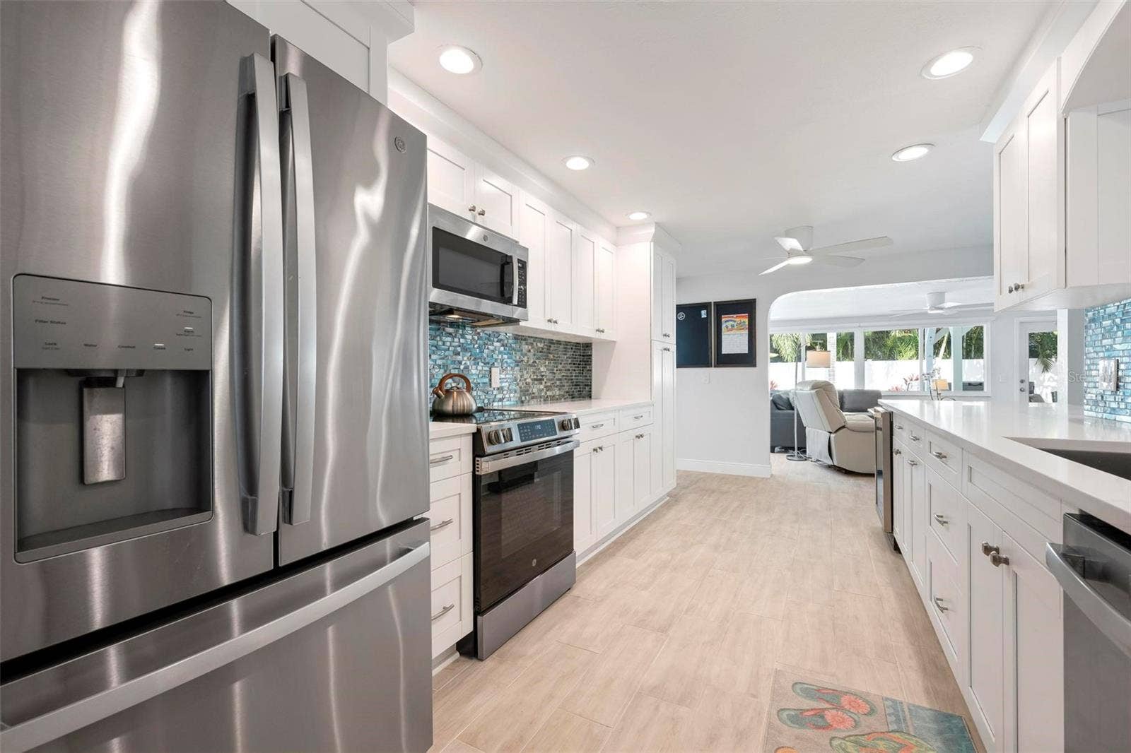 504 69TH STREET, Holmes Beach, FL 34217 Kitchen