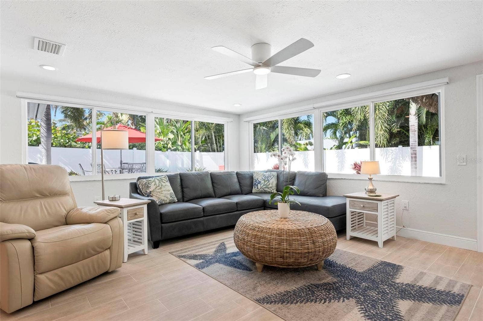 504 69TH STREET, Holmes Beach, FL 34217 Open concept living area