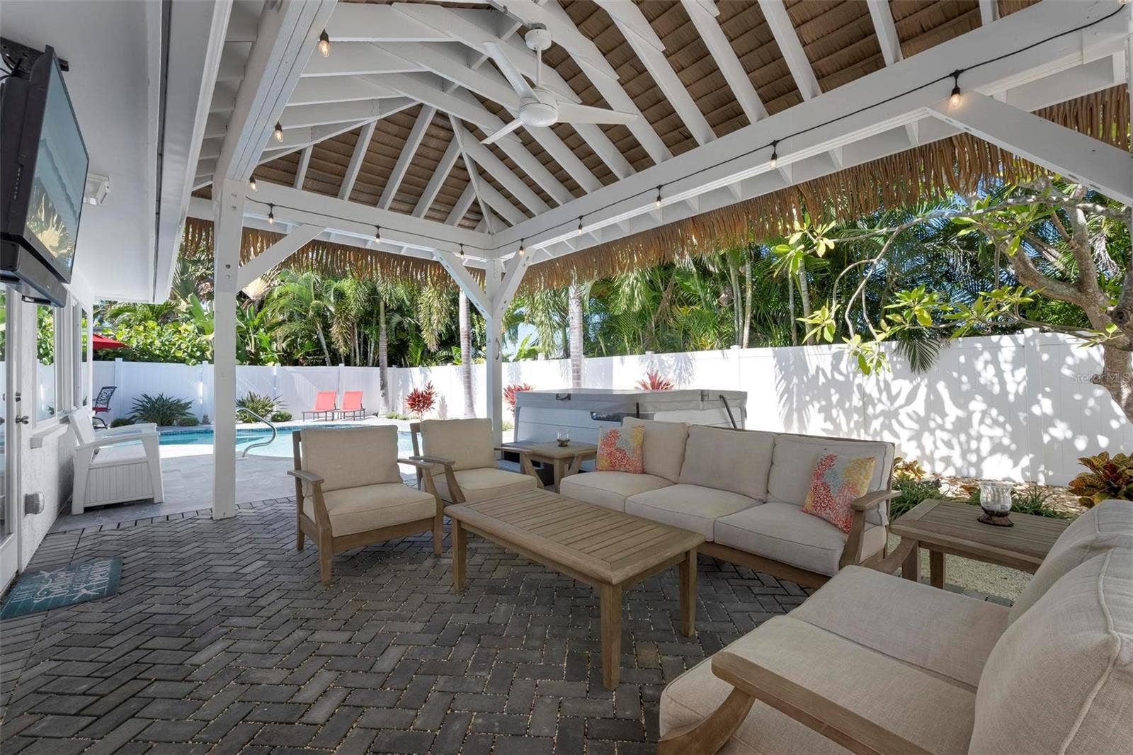 504 69TH STREET, Holmes Beach, FL 34217 Tikki covered pergola and outdoor space