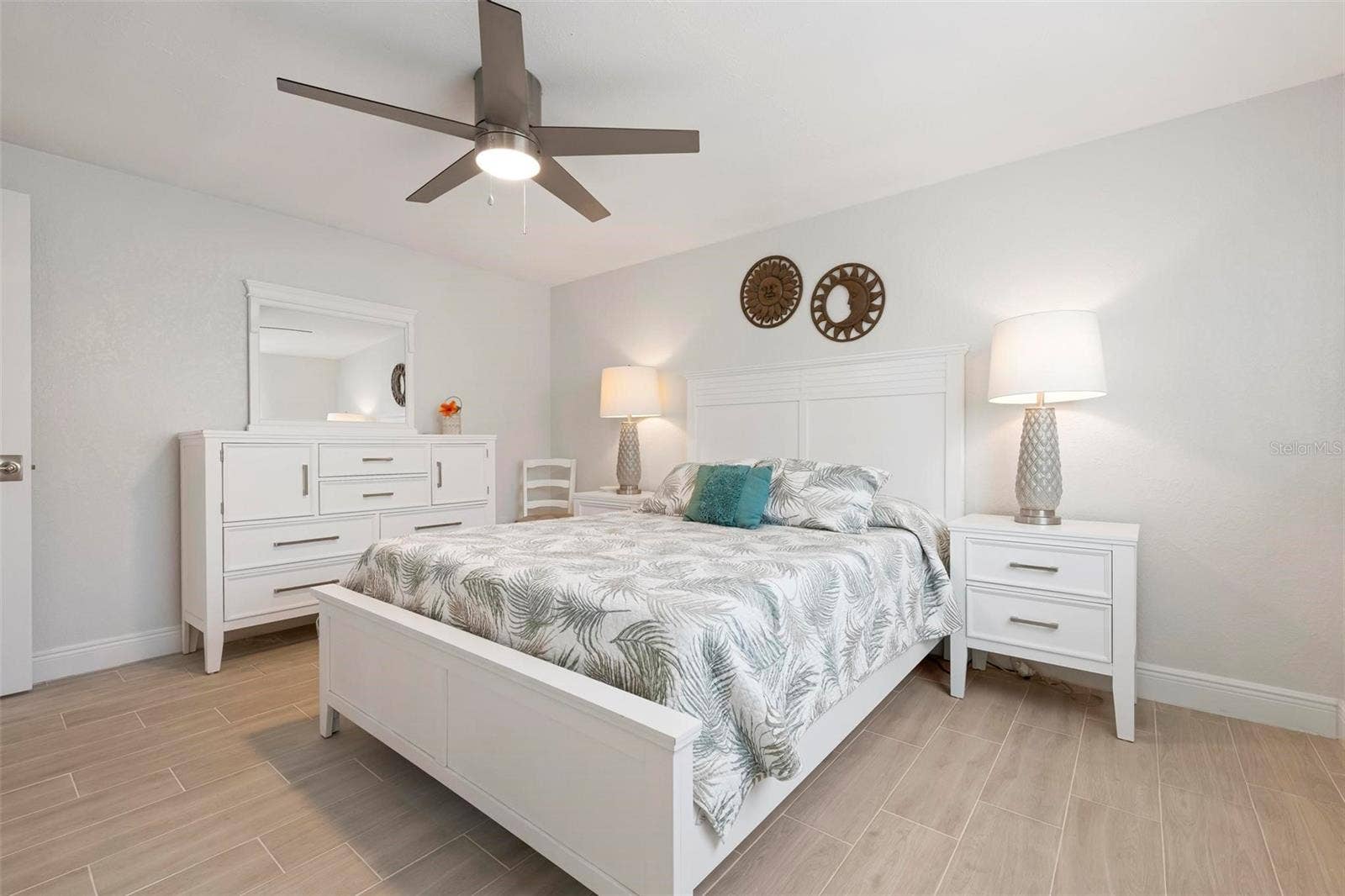 504 69TH STREET, Holmes Beach, FL 34217 Primary bedroom with ensuite bath