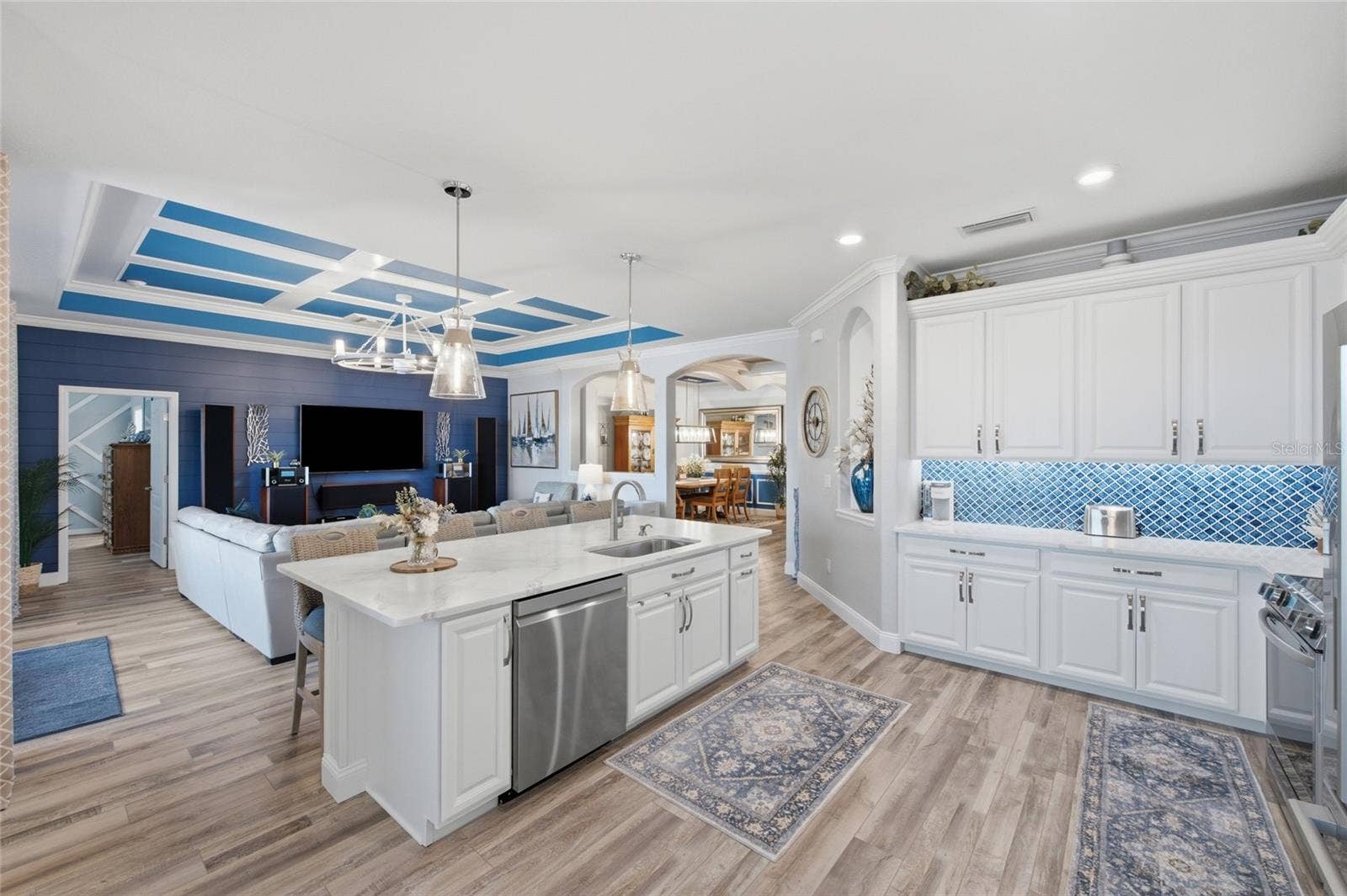 6726 ROOKERY LAKE DRIVE, Bradenton, FL 34212 Kitchen