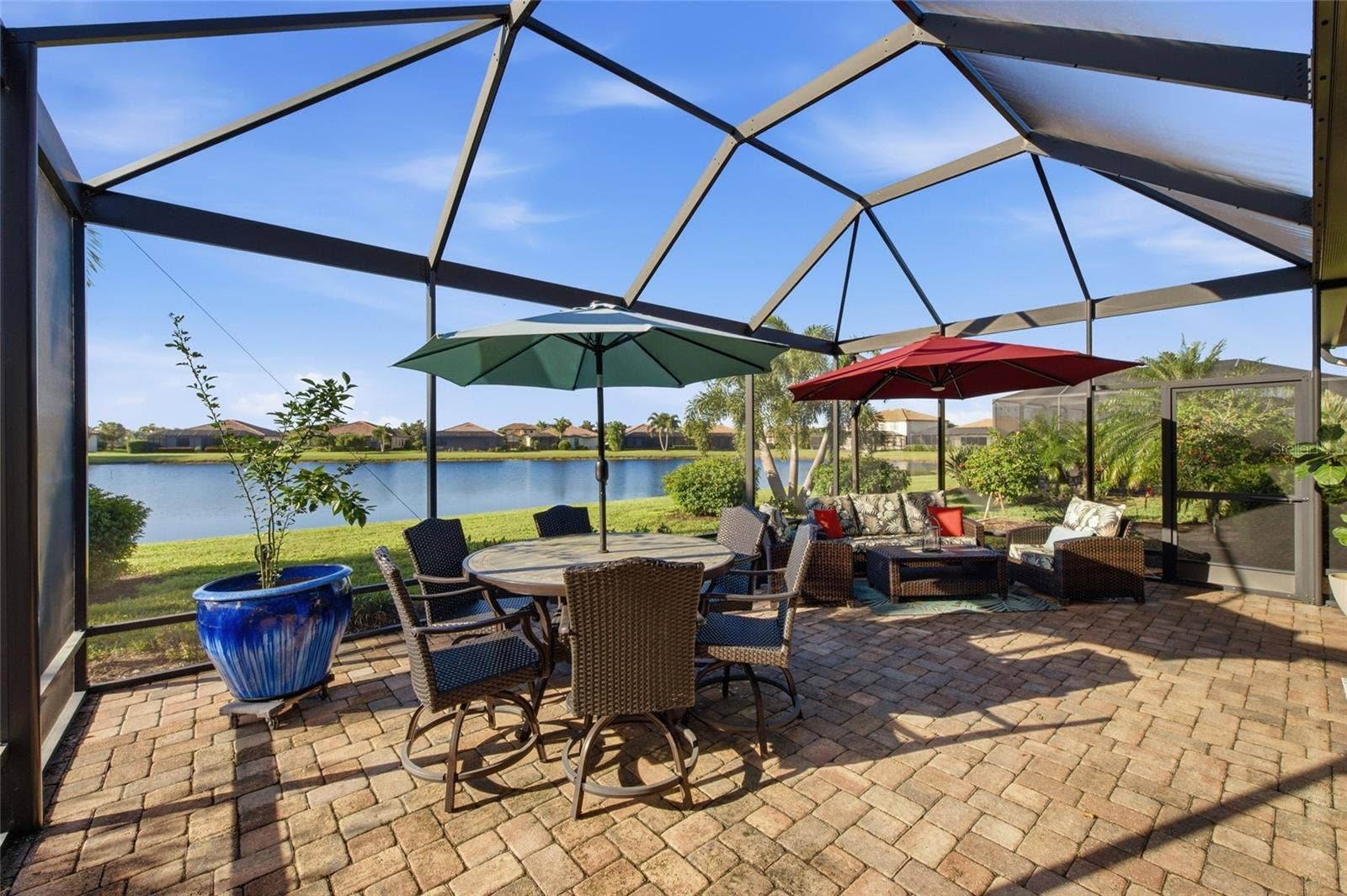 6726 ROOKERY LAKE DRIVE, Bradenton, FL 34212 Covered Lanai